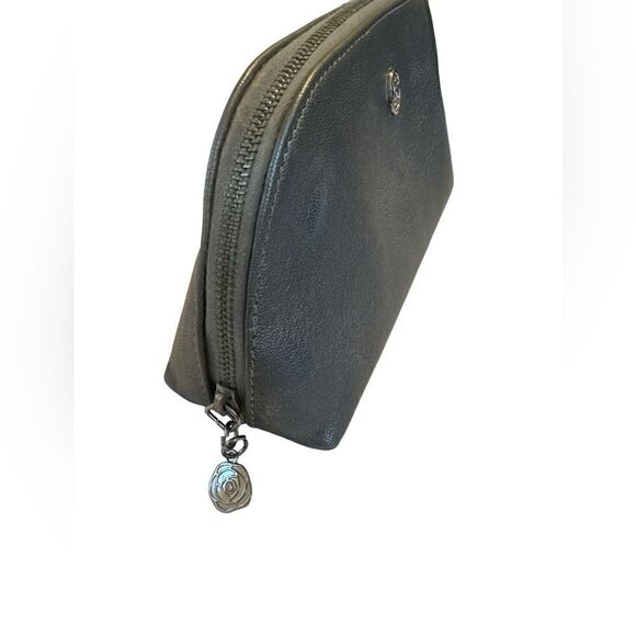 Gucci leather silver pouch - Picture 9 of 16